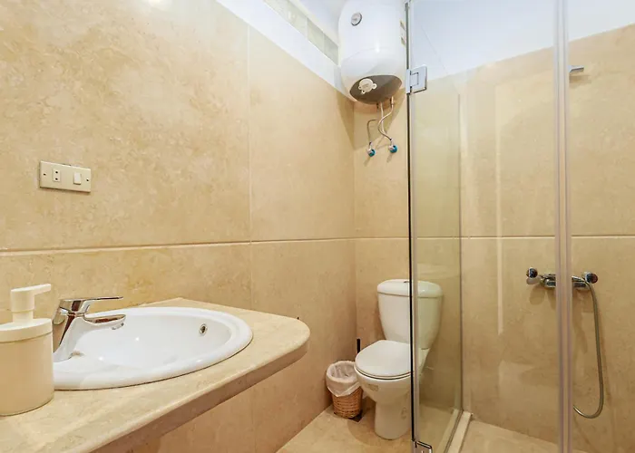 Style In Nubian Design At Lagoon Apartment