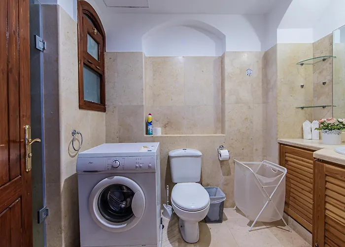 Style In Nubian Design At Lagoon Apartment
